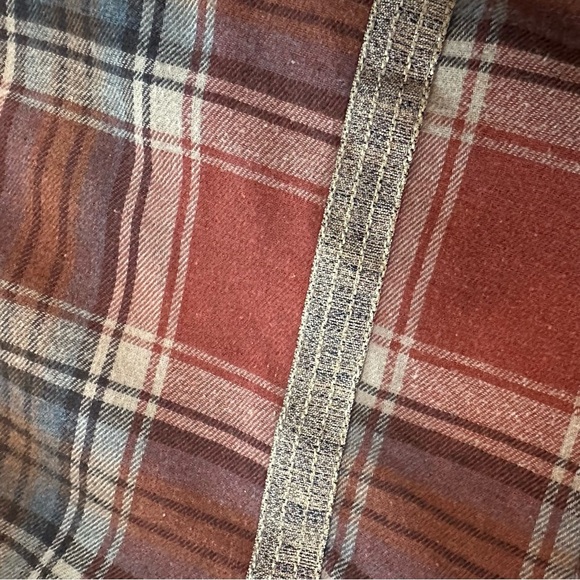 Hem & Thread Frayed Plaid Button-Up Lightweight Flannel Shirt, Striped Sides, M - Picture 10 of 15